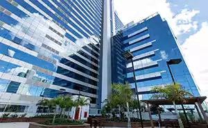 Fachada do Condomínio Connect Towers, onde fica a unidade de Brasília, em Águas Claras